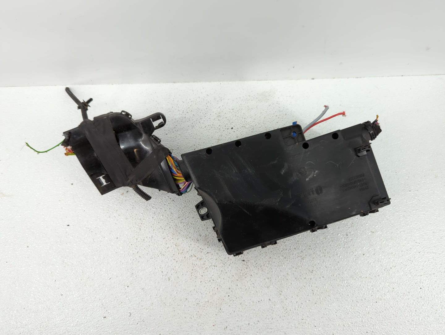 2013-2016 Ford Escape Fusebox Fuse Box Panel Relay Module P/N:AV6T-14A067-AD AV6T-14A142-AB Fits Fits 2013 2014 2015 2016 OE
