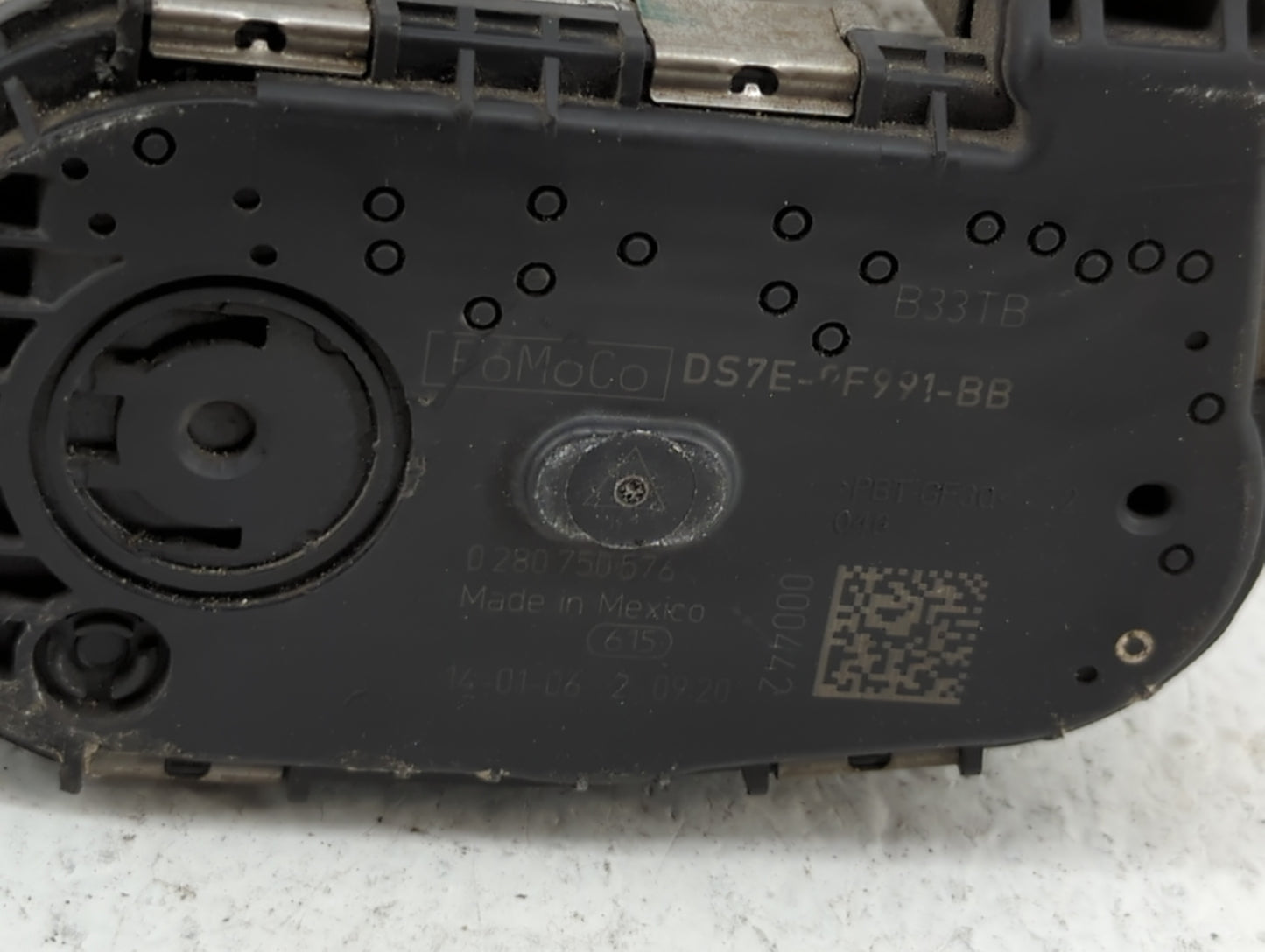 2017-2019 Ford Escape Throttle Body P/N:0 280 750 566 DS7E-9F991-BB Fits Fits 2014 2015 2016 2017 2018 2019 OEM Used Auto Pa