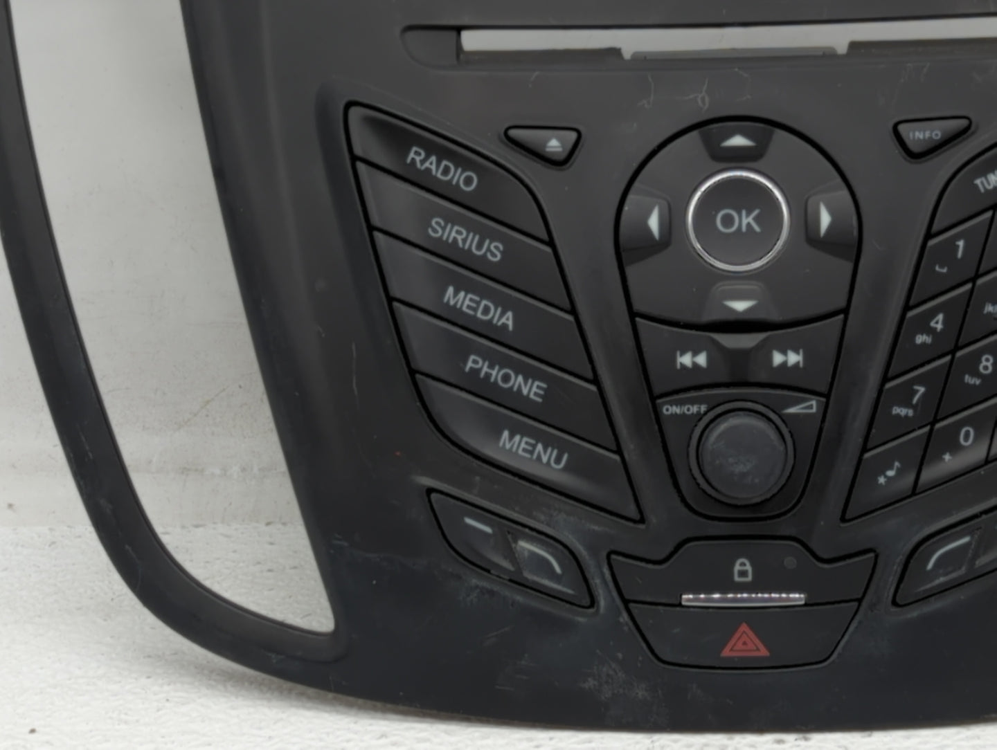 Ford Escape Radio Control Panel - Oemusedautoparts1.com