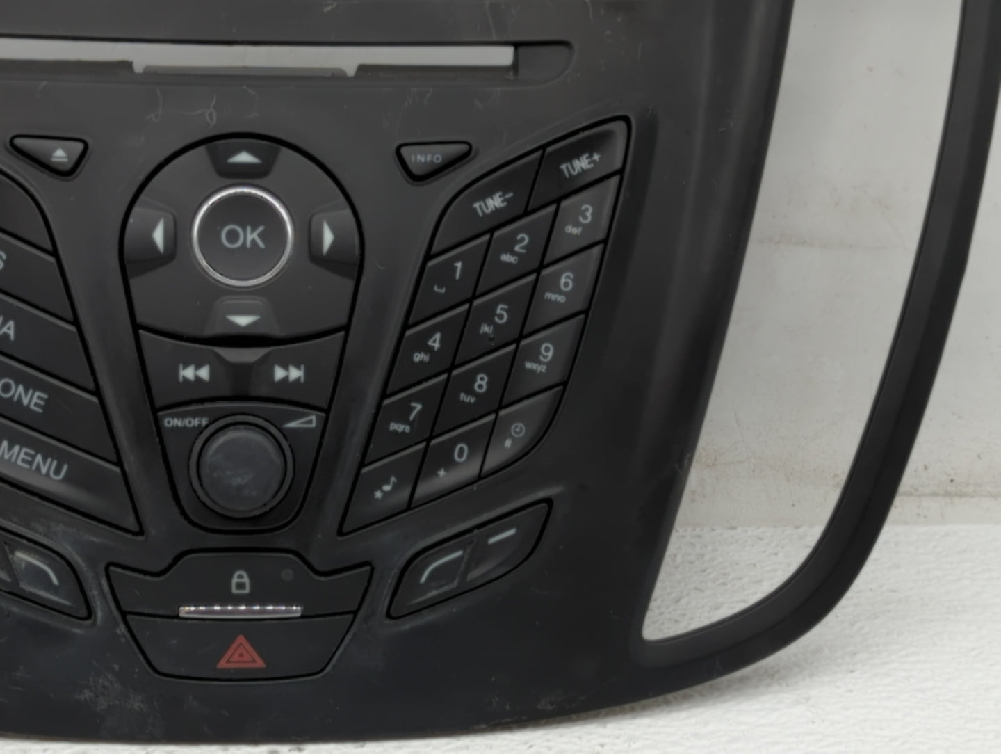 Ford Escape Radio Control Panel - Oemusedautoparts1.com