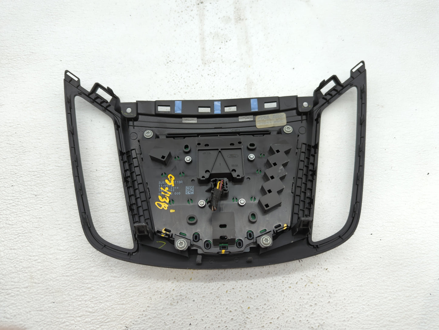 Ford Escape Radio Control Panel - Oemusedautoparts1.com