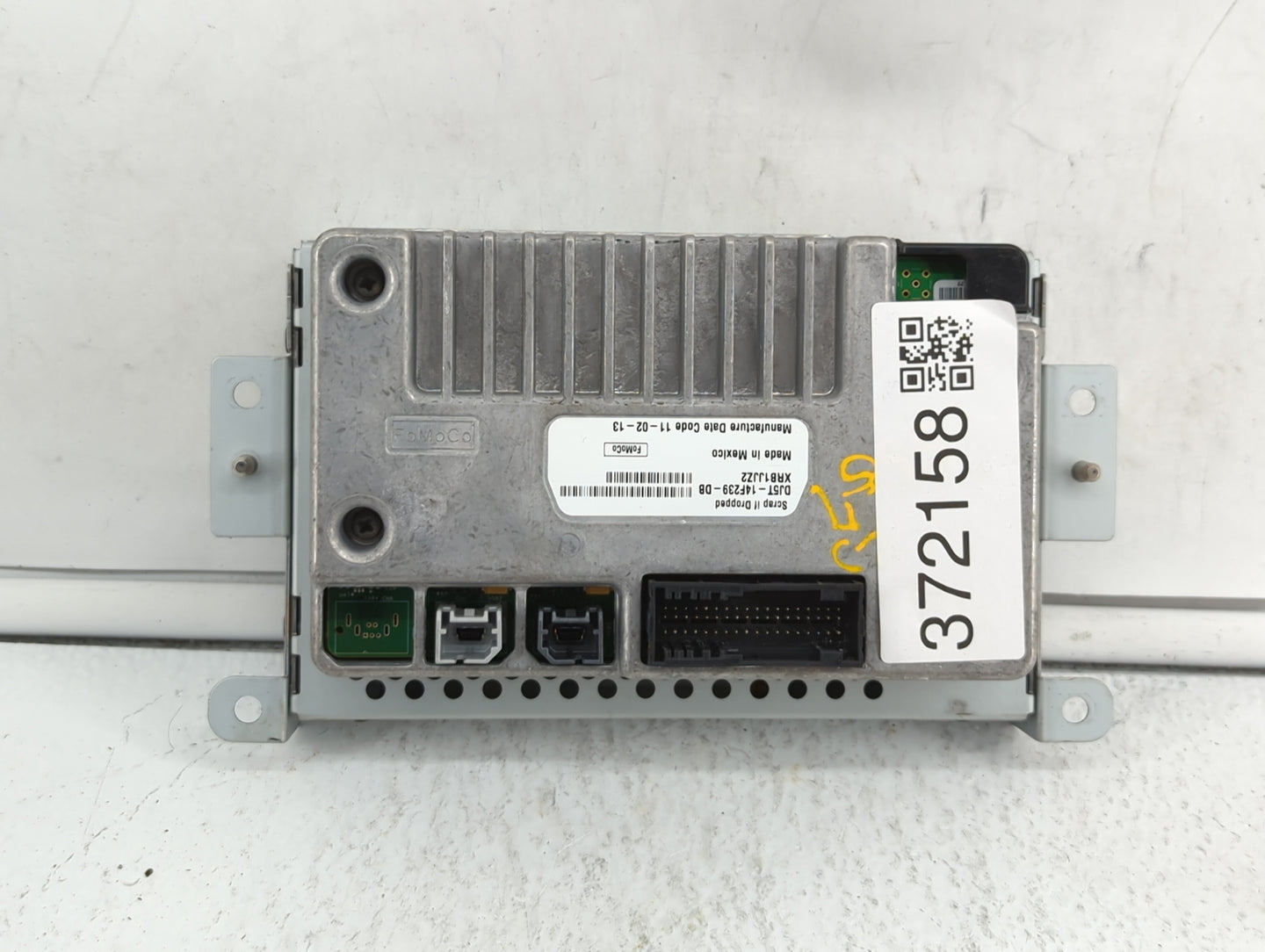 2014 Ford Escape Radio AM FM Cd Player Receiver Replacement P/N:CJ5T-18B955-FC Fits Fits 1999 2000 OEM Used Auto Parts - Oem