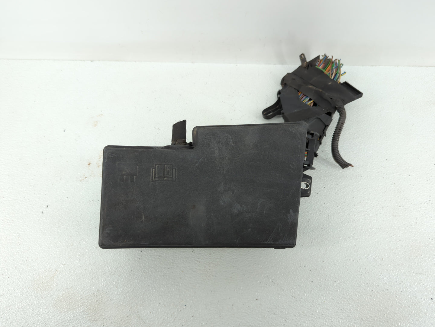 2013-2016 Ford Escape Fusebox Fuse Box Panel Relay Module P/N:AV6T-14A067-AD AV6T-14A142-AB Fits Fits 2013 2014 2015 2016 OE