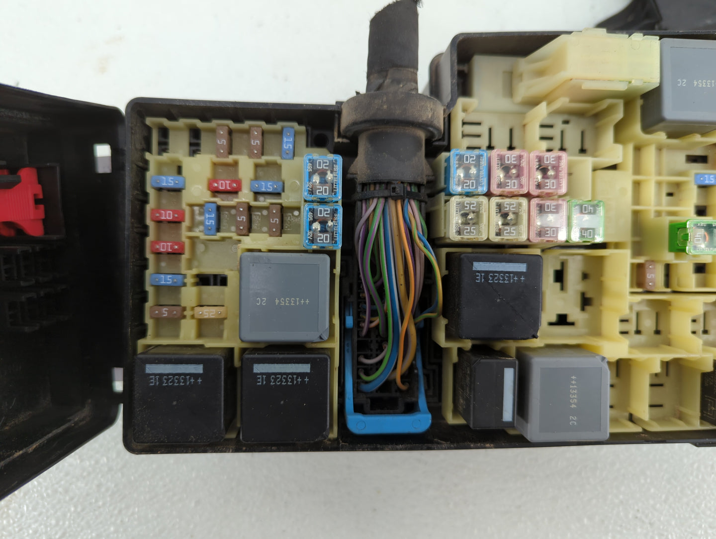 2013-2016 Ford Escape Fusebox Fuse Box Panel Relay Module P/N:AV6T-14A067-AD AV6T-14A142-AB Fits Fits 2013 2014 2015 2016 OE