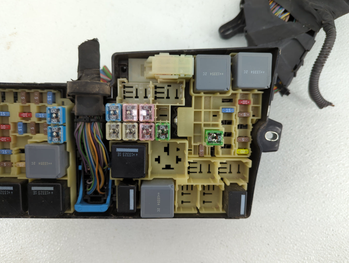 2013-2016 Ford Escape Fusebox Fuse Box Panel Relay Module P/N:AV6T-14A067-AD AV6T-14A142-AB Fits Fits 2013 2014 2015 2016 OE