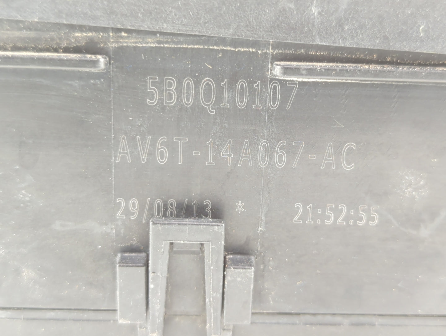 2013-2016 Ford Escape Fusebox Fuse Box Panel Relay Module P/N:AV6T-14A067-AD AV6T-14A142-AB Fits Fits 2013 2014 2015 2016 OE