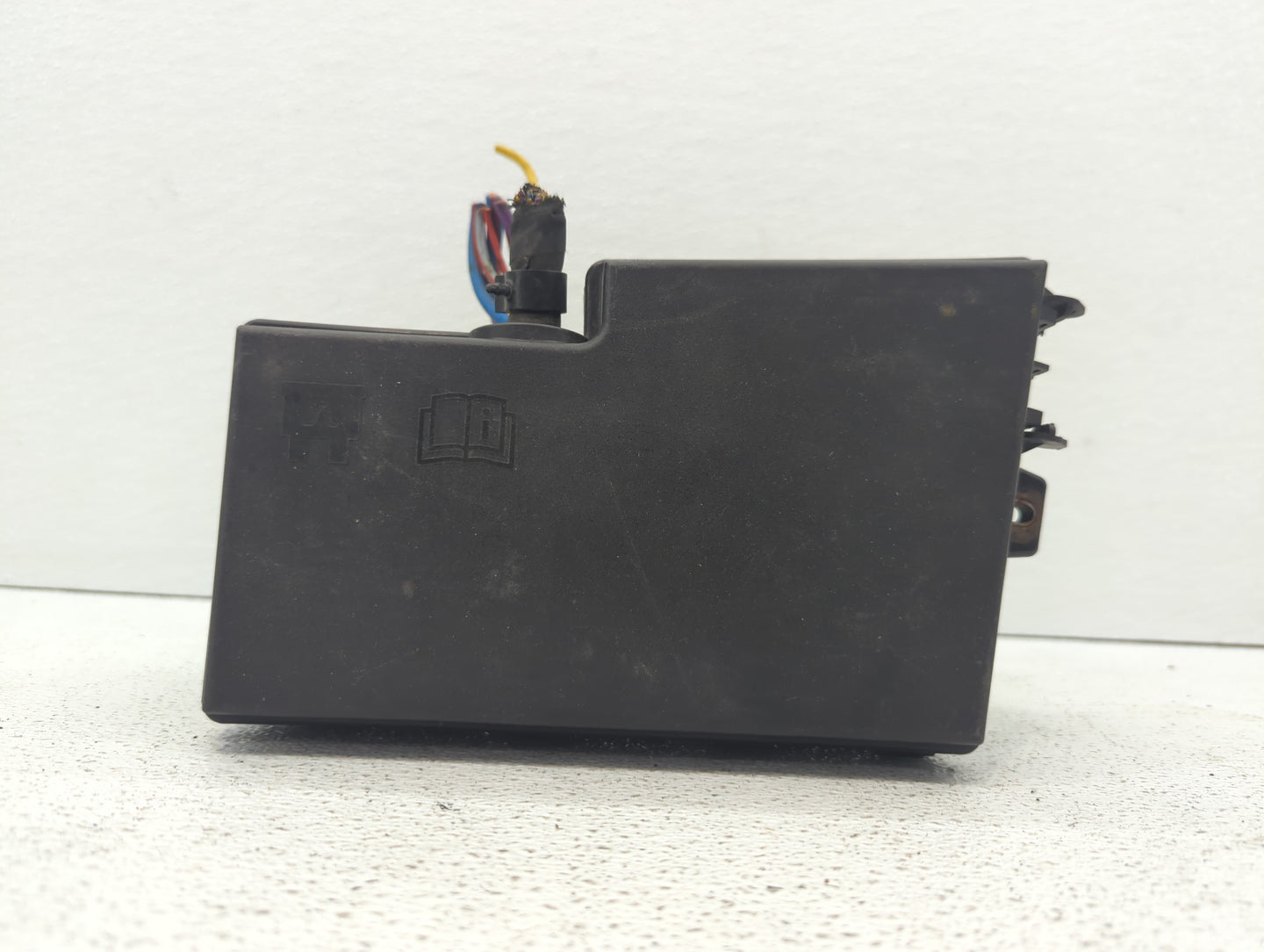 2013-2016 Ford Escape Fusebox Fuse Box Panel Relay Module P/N:AV6T-14A142-AB AV6T-14A067-AD Fits Fits 2013 2014 2015 2016 OE