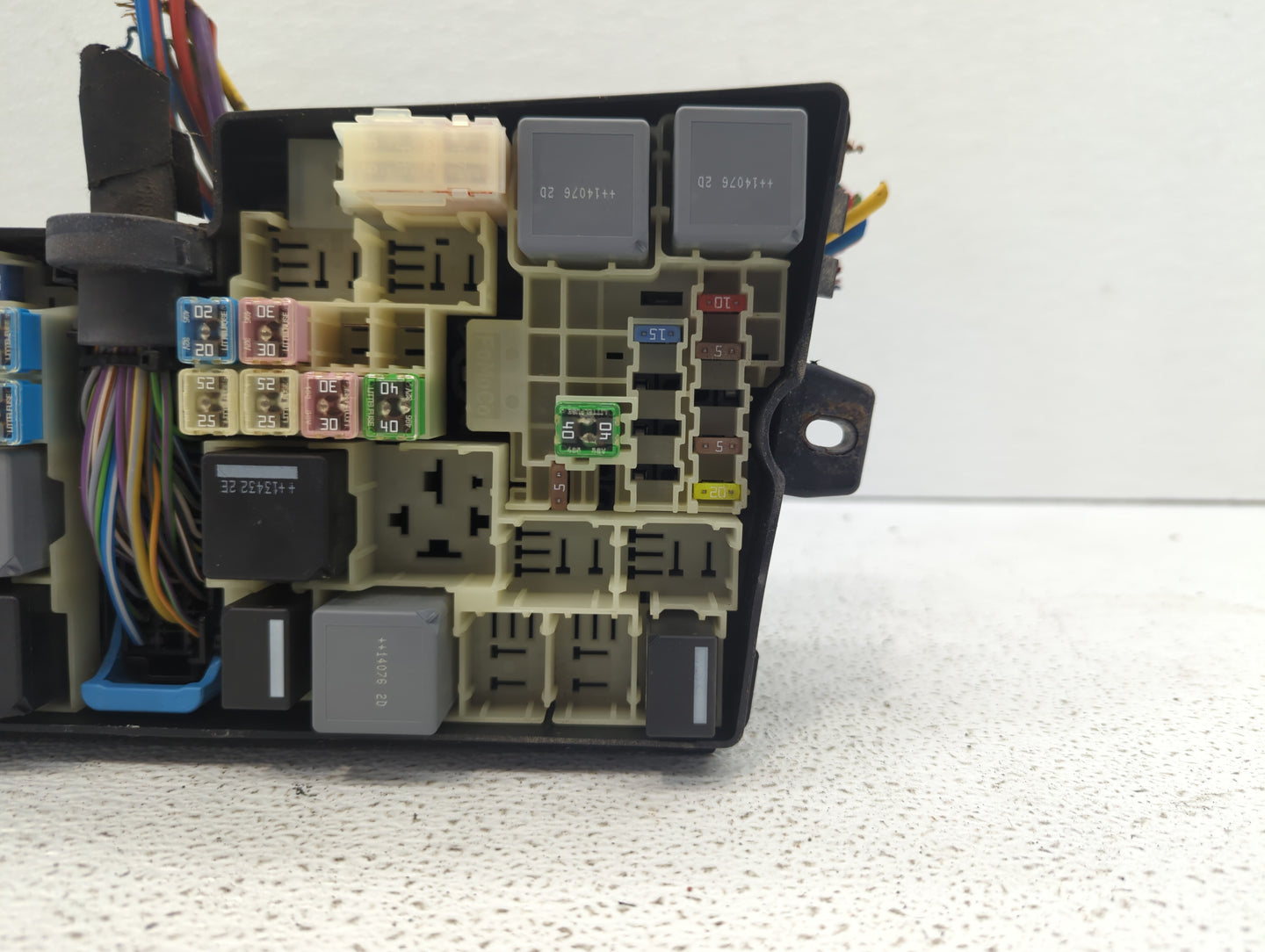 2013-2016 Ford Escape Fusebox Fuse Box Panel Relay Module P/N:AV6T-14A142-AB AV6T-14A067-AD Fits Fits 2013 2014 2015 2016 OE