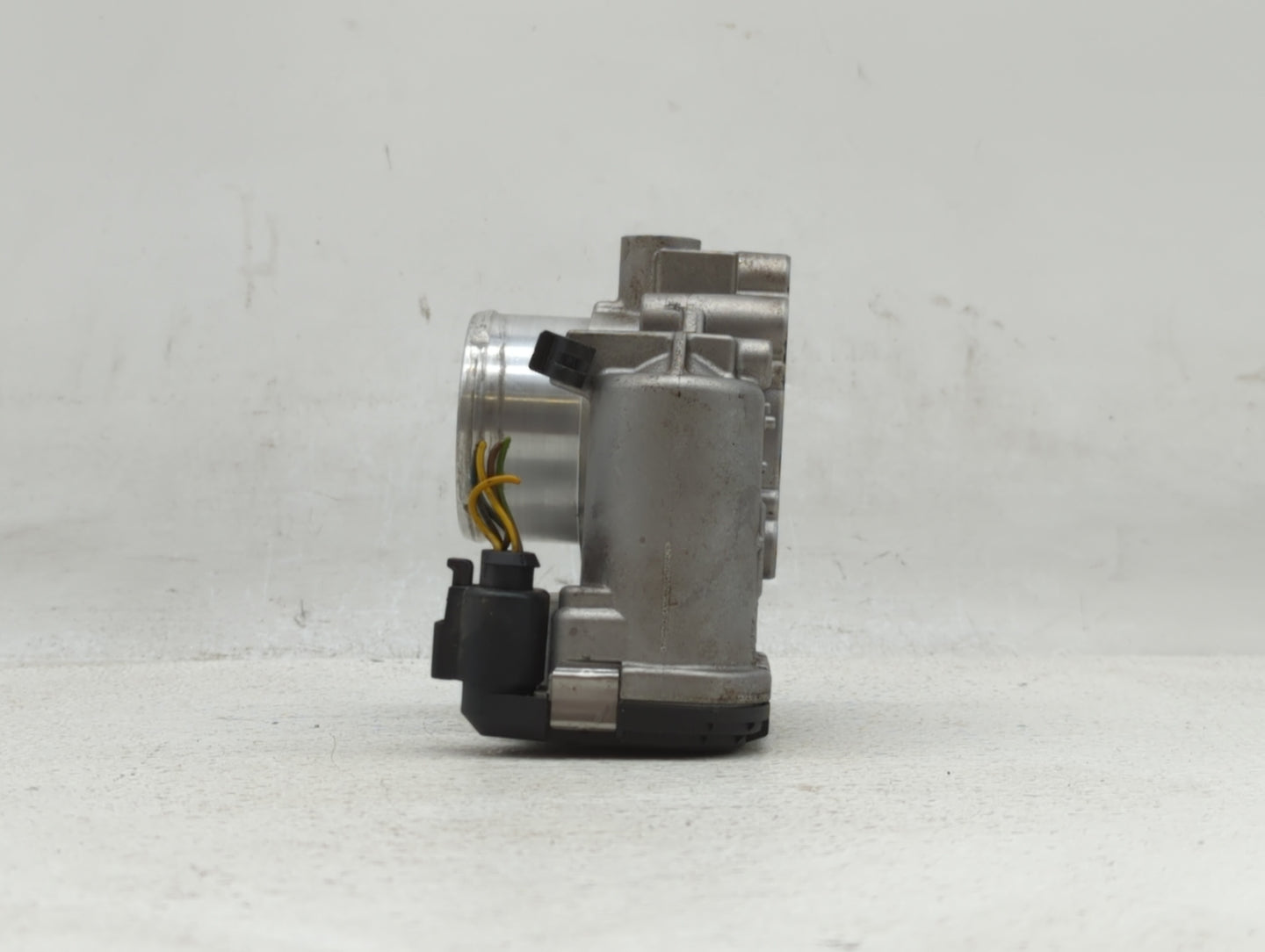 2013-2016 Ford Escape Throttle Body P/N:7S7G-9F991-CA Fits Fits 2013 2014 2015 2016 2017 2018 2019 OEM Used Auto Parts - Oem