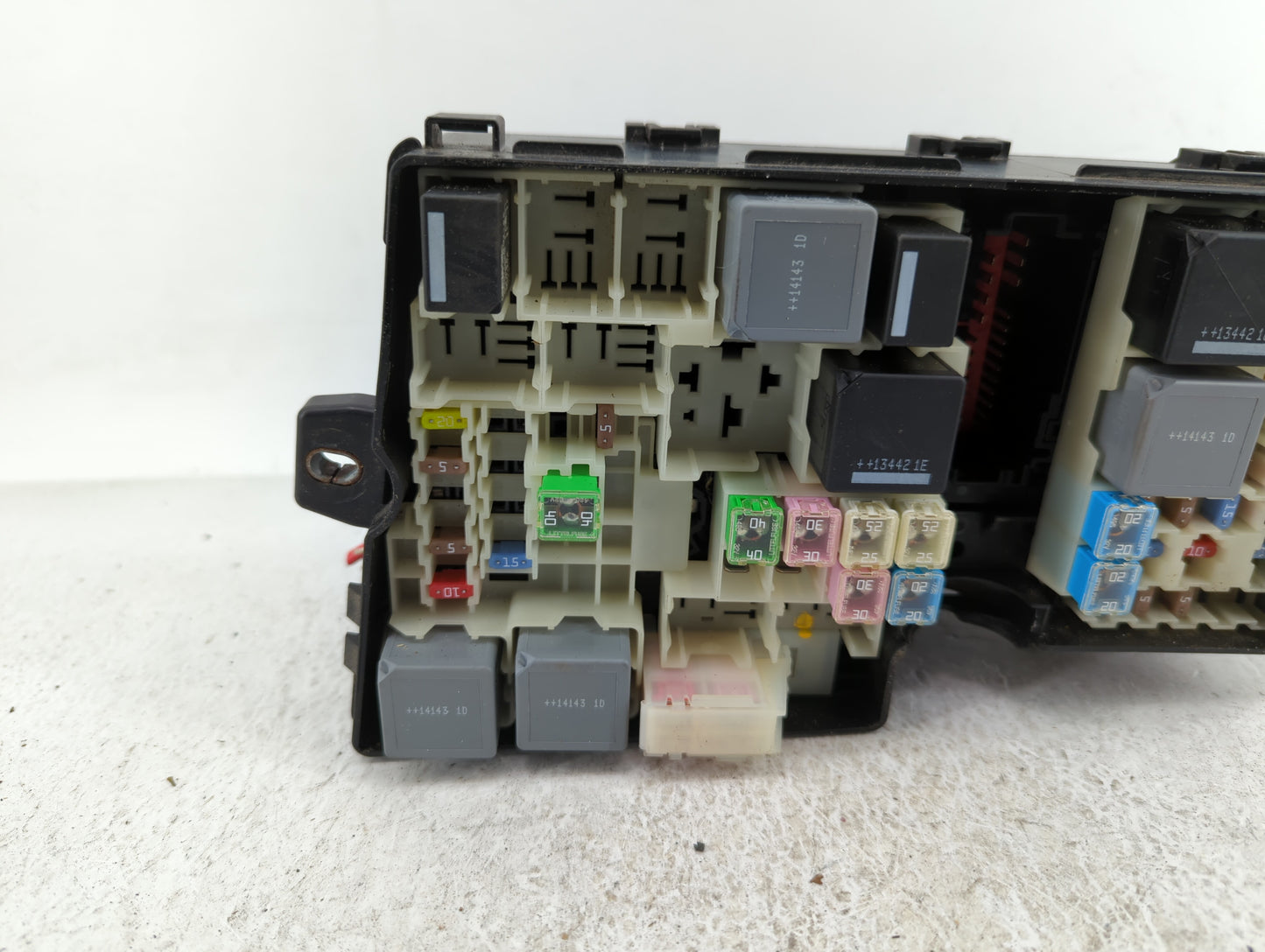 2013-2016 Ford Escape Fusebox Fuse Box Panel Relay Module P/N:AV6T-14A142-AB AV6T-14A067-AD Fits Fits 2013 2014 2015 2016 OE