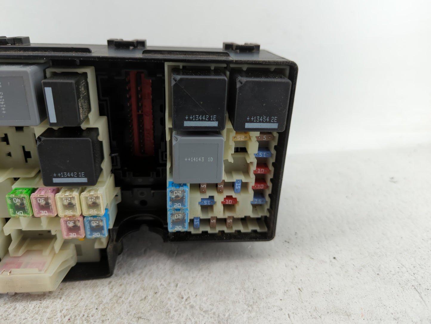2013-2016 Ford Escape Fusebox Fuse Box Panel Relay Module P/N:AV6T-14A142-AB AV6T-14A067-AD Fits Fits 2013 2014 2015 2016 OE