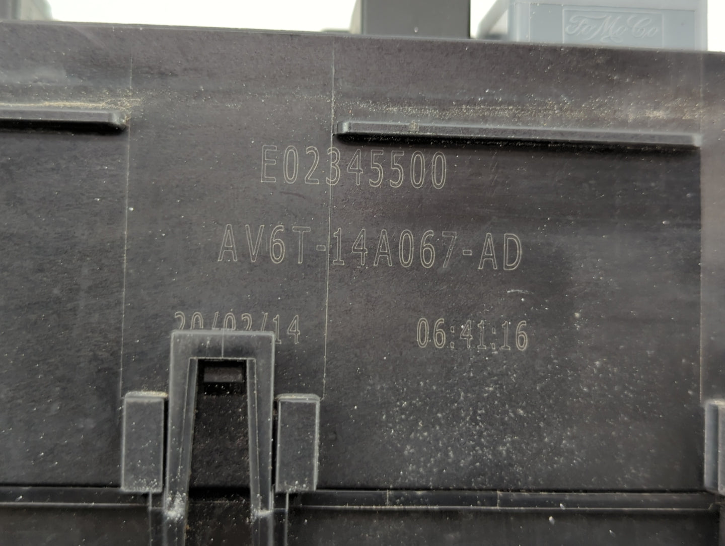 2013-2016 Ford Escape Fusebox Fuse Box Panel Relay Module P/N:AV6T-14A142-AB AV6T-14A067-AD Fits Fits 2013 2014 2015 2016 OE