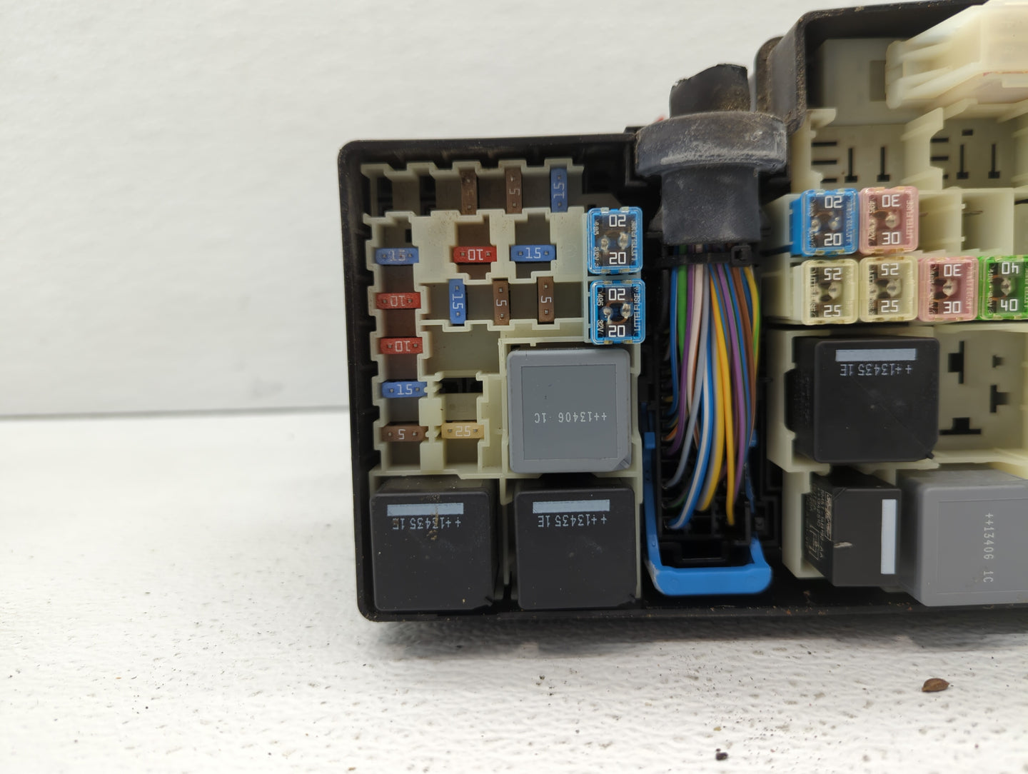 2013-2016 Ford Escape Fusebox Fuse Box Panel Relay Module P/N:AV6T-14A142-AB AV6T-14A067-AD Fits Fits 2013 2014 2015 2016 OE