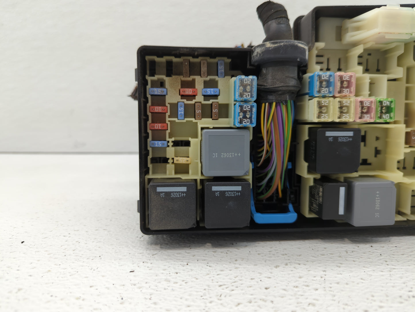 2013-2016 Ford Escape Fusebox Fuse Box Panel Relay Module P/N:AV6T-14A142-AB AV6T-14A067-AD Fits Fits 2013 2014 2015 2016 OE