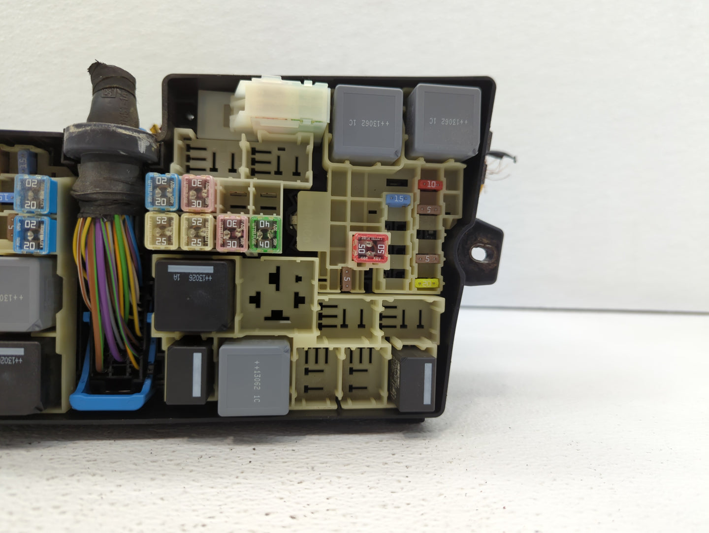 2013-2016 Ford Escape Fusebox Fuse Box Panel Relay Module P/N:AV6T-14A142-AB AV6T-14A067-AD Fits Fits 2013 2014 2015 2016 OE