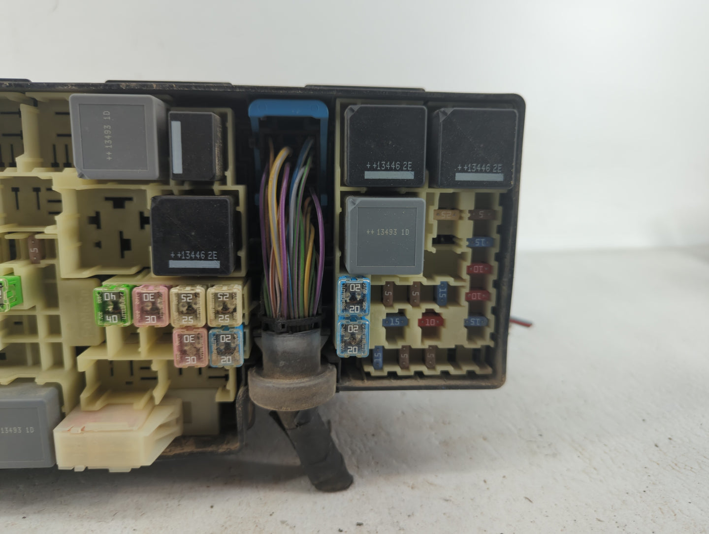 2013-2016 Ford Escape Fusebox Fuse Box Panel Relay Module P/N:AV6T-14A142-AB AV6T-14A067-AD Fits Fits 2013 2014 2015 2016 OE
