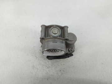 2013-2022 Ford Escape Throttle Body P/N:DS7E-9F991-BB DS7E-9F991-AH Fits Fits 2013 2014 2015 2016 2017 2018 2019 2020 2021 2022 OEM Used Auto Parts