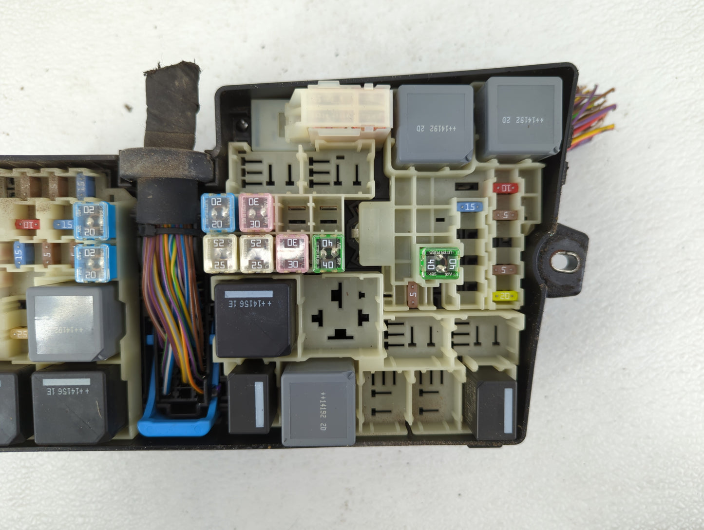 2013-2016 Ford Escape Fusebox Fuse Box Panel Relay Module P/N:AV6T-14A142-AB AV6T-14A067-AC Fits Fits 2013 2014 2015 2016 OE