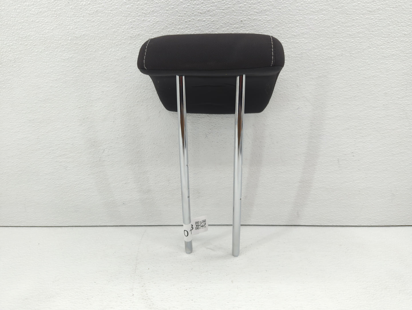 2014-2015 Ford Escape Headrest Head Rest Rear Center Seat Fits Fits 2014 2015 OEM Used Auto Parts - Oemusedautoparts1.com