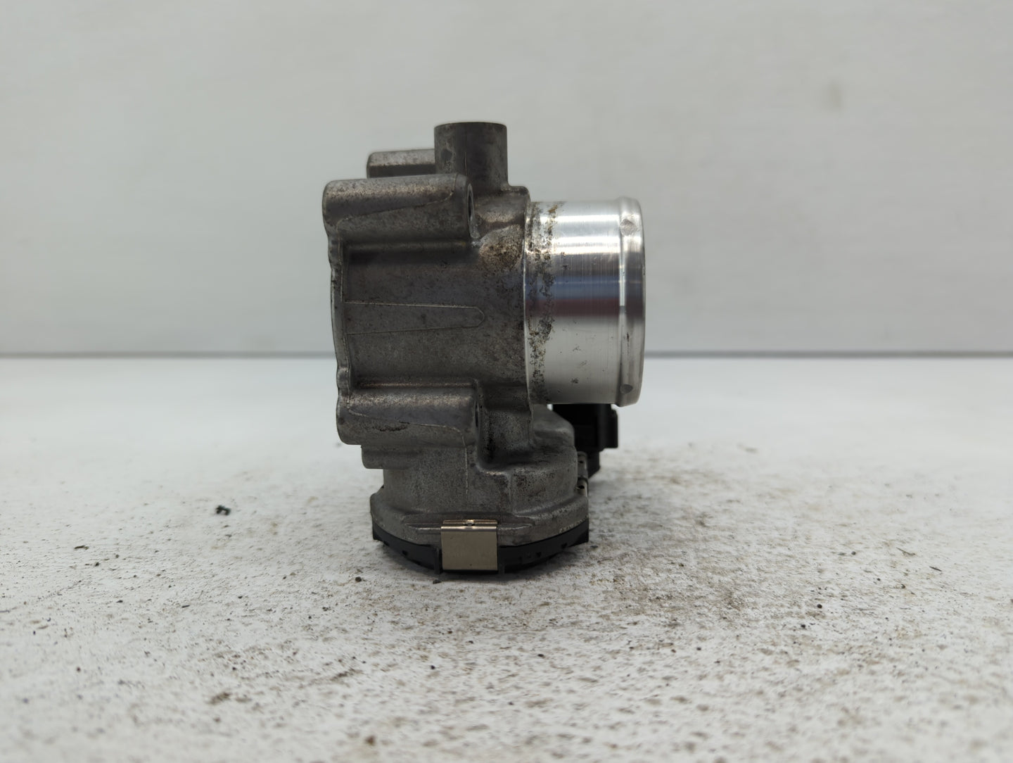 2013-2016 Ford Escape Throttle Body P/N:7S7G-9F991-CA Fits Fits 2013 2014 2015 2016 2017 2018 2019 OEM Used Auto Parts - Oem
