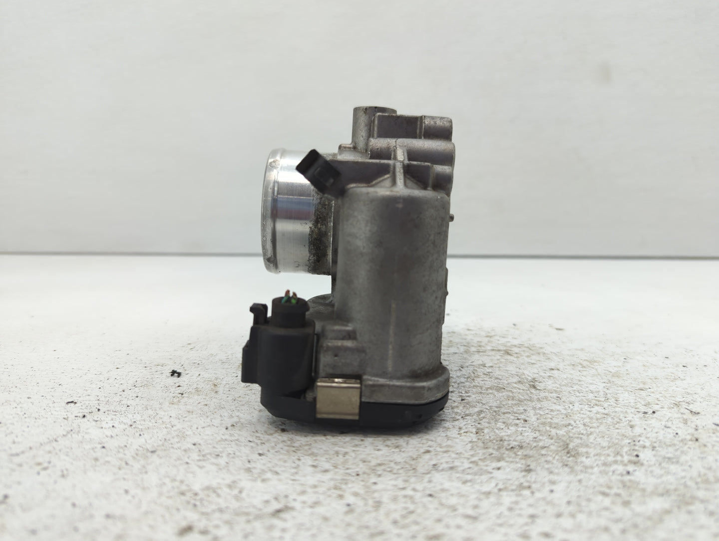 2013-2016 Ford Escape Throttle Body P/N:7S7G-9F991-CA Fits Fits 2013 2014 2015 2016 2017 2018 2019 OEM Used Auto Parts - Oem