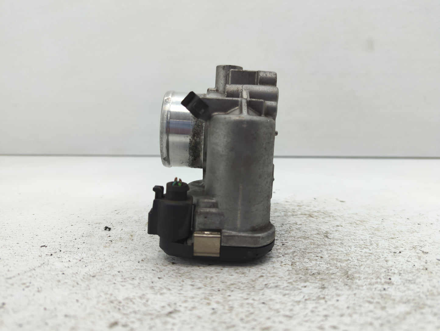 2013-2016 Ford Escape Throttle Body P/N:7S7G-9F991-CA Fits Fits 2013 2014 2015 2016 2017 2018 2019 OEM Used Auto Parts - Oem