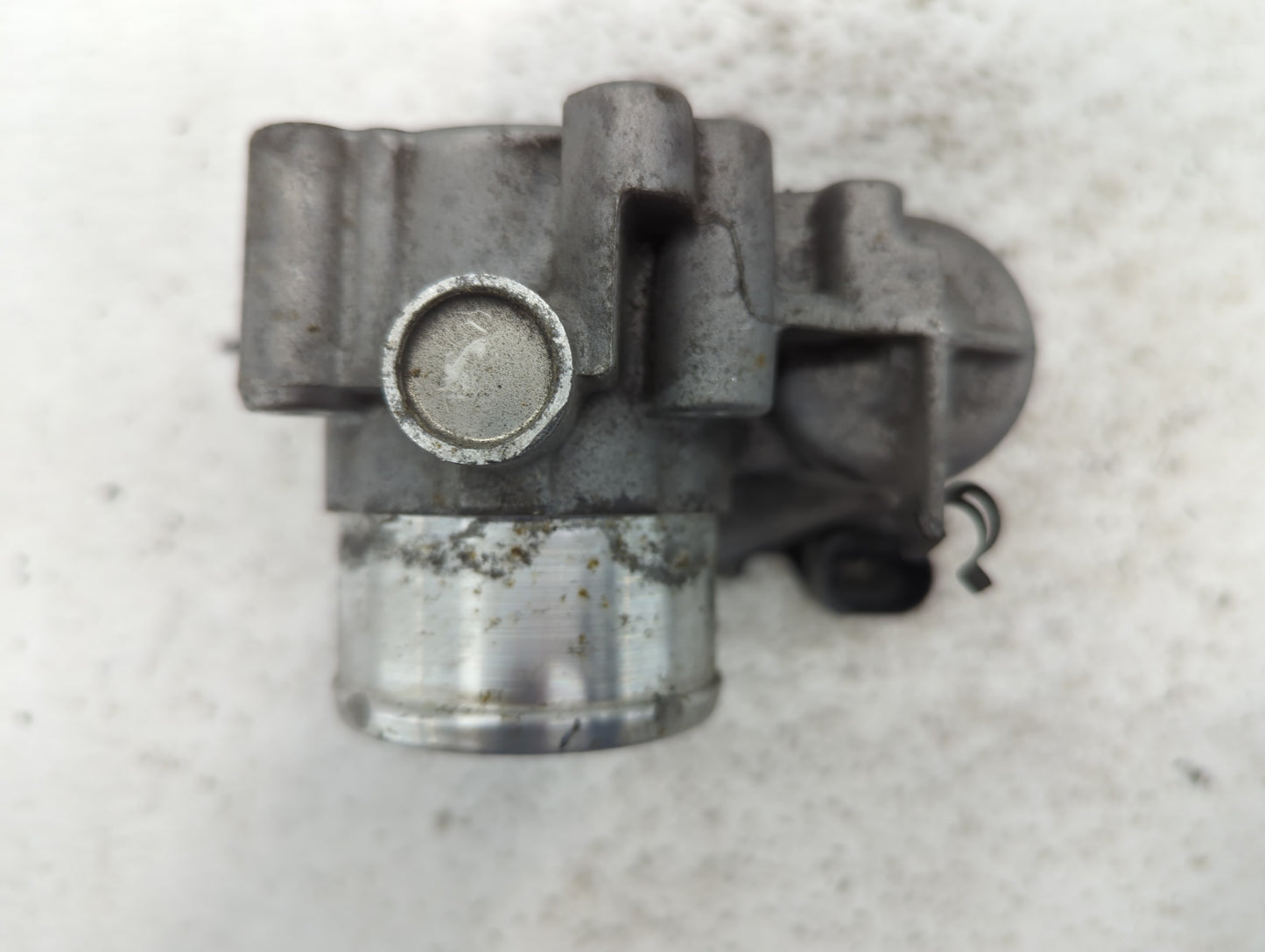2013-2016 Ford Escape Throttle Body P/N:7S7G-9F991-CA Fits Fits 2013 2014 2015 2016 2017 2018 2019 OEM Used Auto Parts - Oem