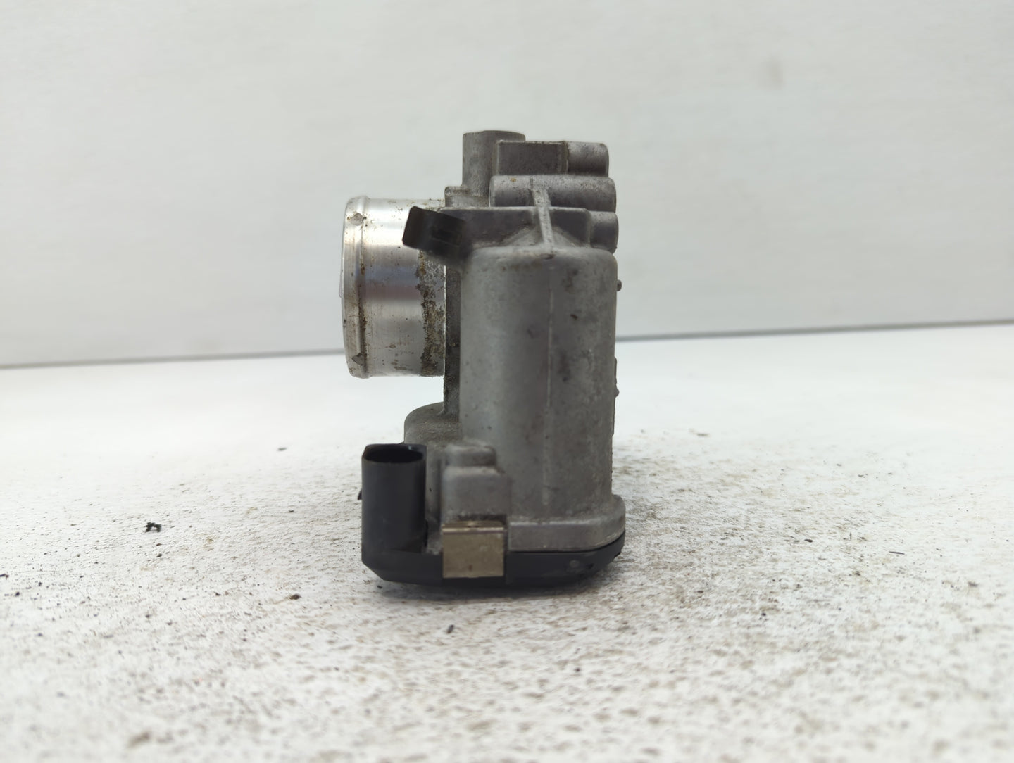 2013-2016 Ford Escape Throttle Body P/N:7S7G-9F991-CA Fits Fits 2013 2014 2015 2016 2017 2018 2019 OEM Used Auto Parts - Oem