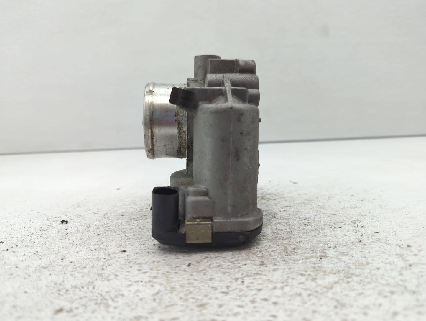 2013-2016 Ford Escape Throttle Body P/N:7S7G-9F991-CA Fits Fits 2013 2014 2015 2016 2017 2018 2019 OEM Used Auto Parts - Oem