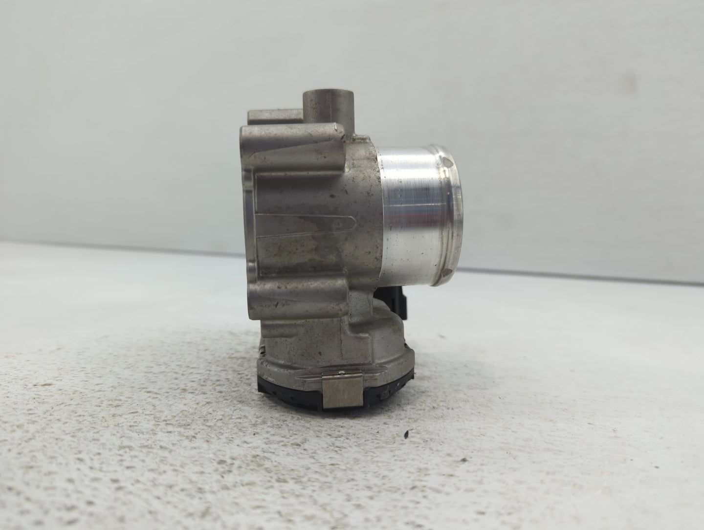 2013-2016 Ford Escape Throttle Body P/N:7S7G-9F991-CA Fits Fits 2013 2014 2015 2016 2017 2018 2019 OEM Used Auto Parts - Oem
