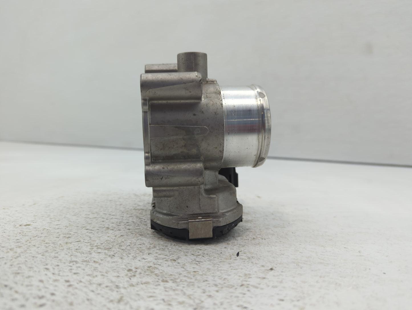 2013-2016 Ford Escape Throttle Body P/N:7S7G-9F991-CA Fits Fits 2013 2014 2015 2016 2017 2018 2019 OEM Used Auto Parts - Oem