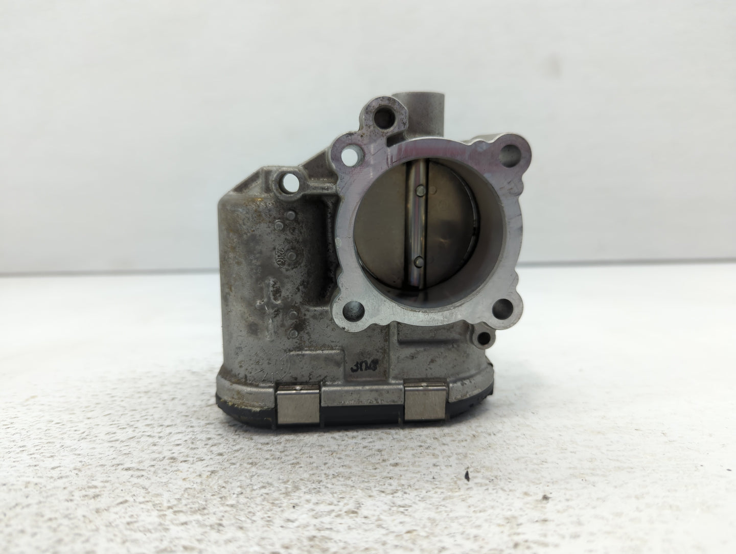 2013-2016 Ford Escape Throttle Body P/N:7S7G-9F991-CA Fits Fits 2013 2014 2015 2016 2017 2018 2019 OEM Used Auto Parts - Oem