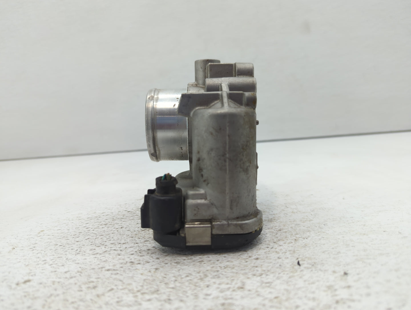 2013-2016 Ford Escape Throttle Body P/N:7S7G-9F991-CA Fits Fits 2013 2014 2015 2016 2017 2018 2019 OEM Used Auto Parts - Oem