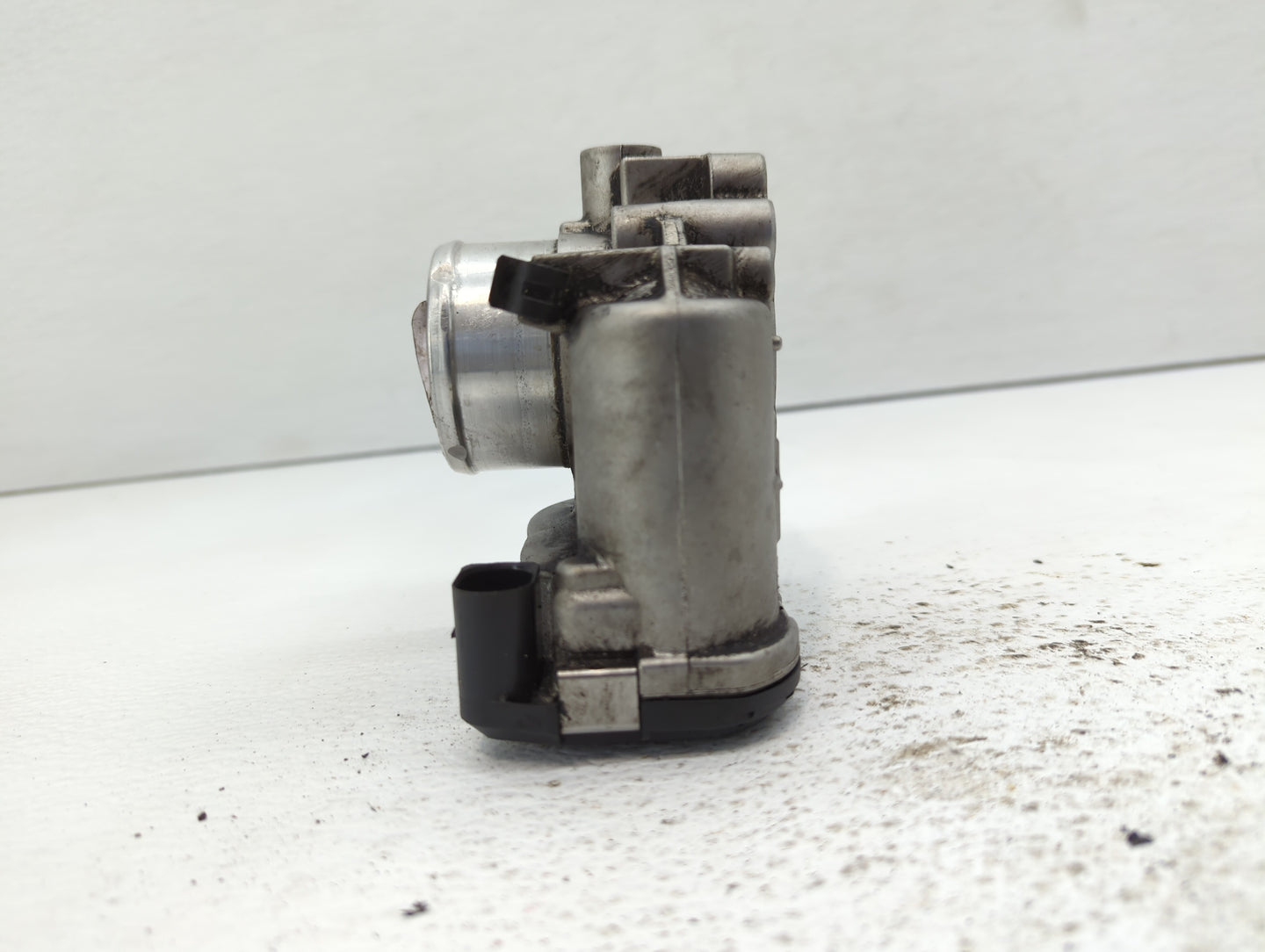 2013-2016 Ford Escape Throttle Body P/N:7S7G-9F991-CA Fits Fits 2013 2014 2015 2016 2017 2018 2019 OEM Used Auto Parts - Oem