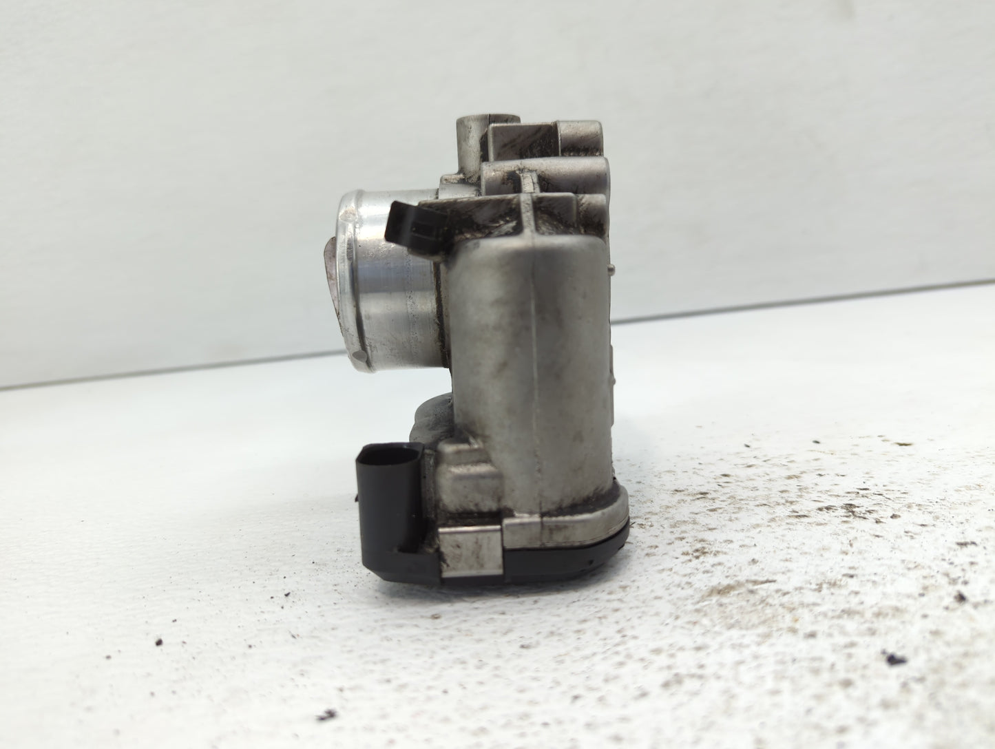 2013-2016 Ford Escape Throttle Body P/N:7S7G-9F991-CA Fits Fits 2013 2014 2015 2016 2017 2018 2019 OEM Used Auto Parts - Oem