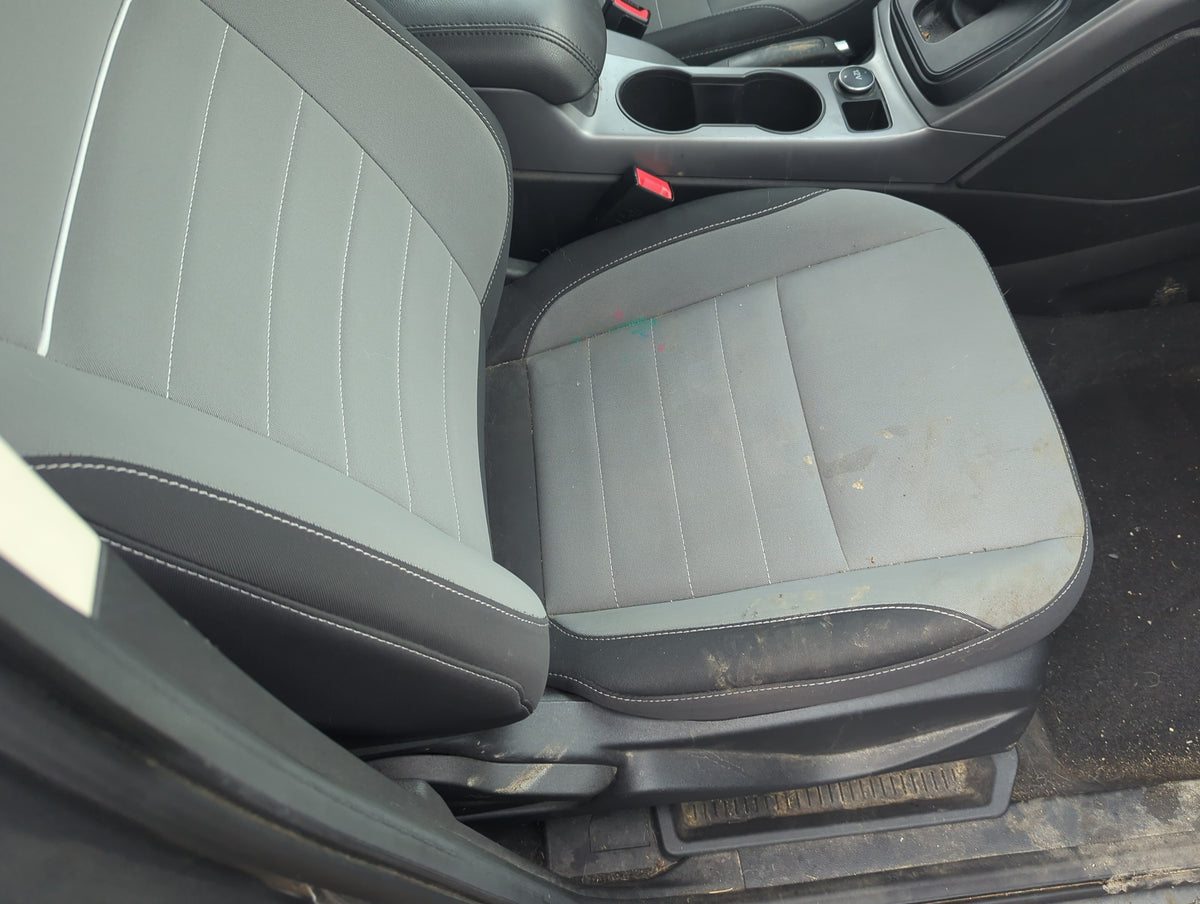 2013-2015 Ford Escape Passenger Front Seat Oem 5007950 - Oemusedautoparts1.com