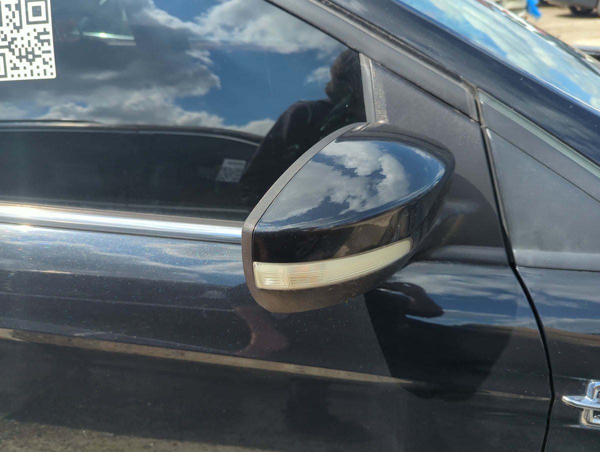 2013-2016 Ford Escape Passenger Side View Mirror - Right Door Mirror OEM Used - Oemusedautoparts1.com