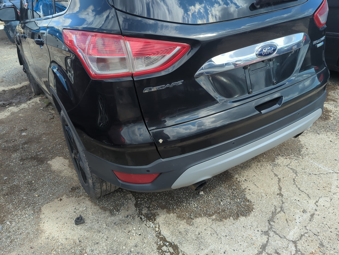 2013-2016 Ford Escape Rear Bumper Assembly Oem 5009154 - Oemusedautoparts1.com