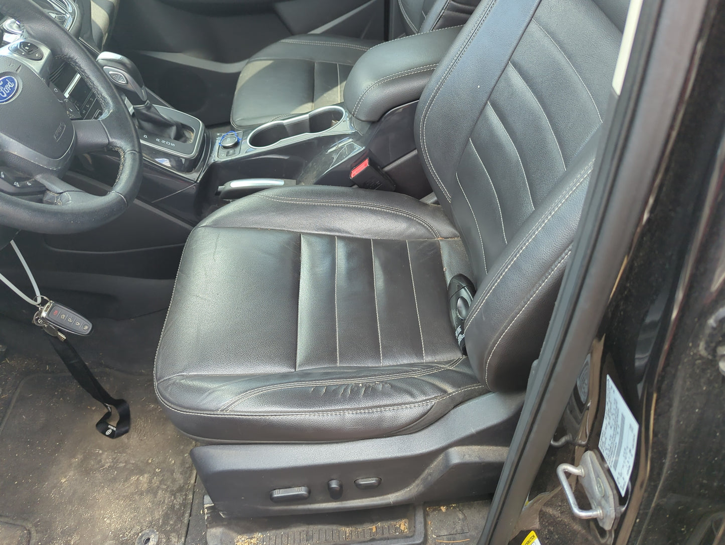 2013-2015 Ford Escape Driver Front Seat Oem 5009168 - Oemusedautoparts1.com