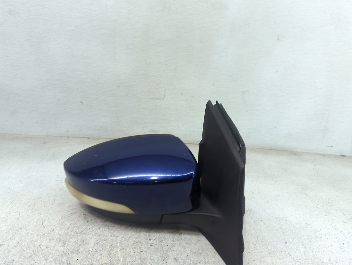 2013-2016 Ford Escape Passenger Side View Mirror - Right Door Mirror OEM Used - Oemusedautoparts1.com