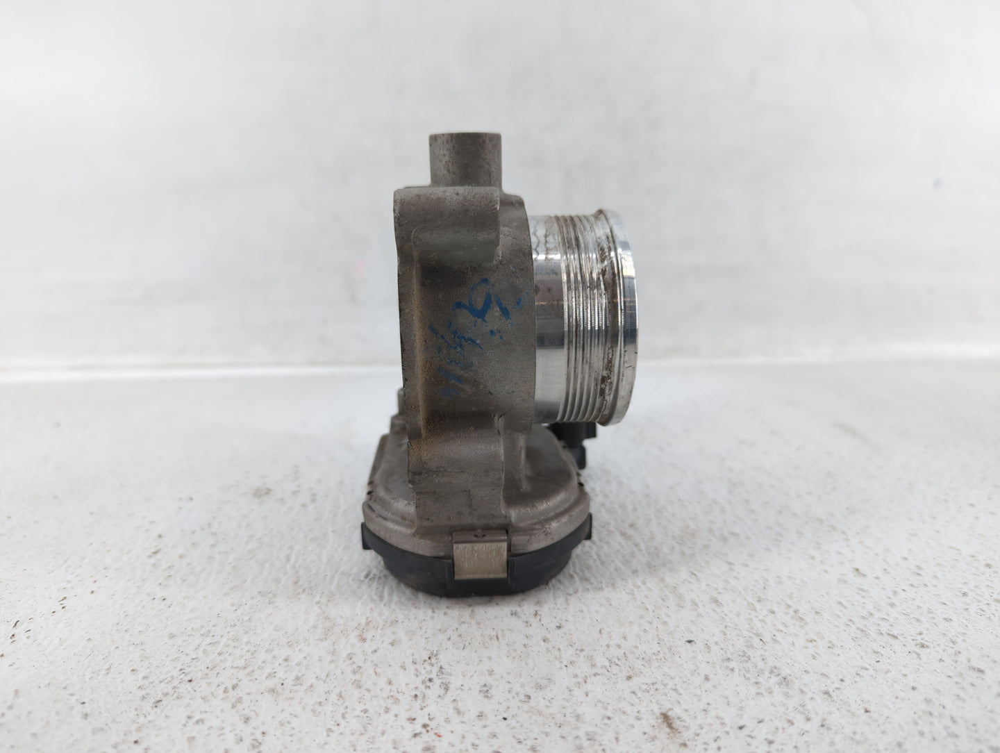 2013-2016 Ford Escape Throttle Body P/N:CM5E-9F991-AD Fits Fits 2012 2013 2014 2015 2016 2017 OEM Used Auto Parts - Oemuseda