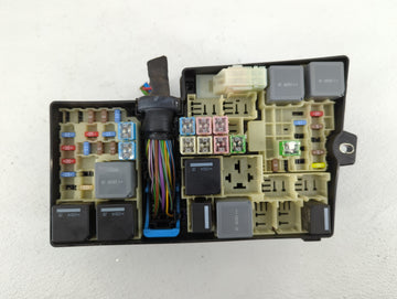 2013-2016 Ford Escape Fusebox Fuse Box Panel Relay Module P/N:AV6T-14A067-AC Fits Fits 2013 2014 2015 2016 OEM Used Auto Parts