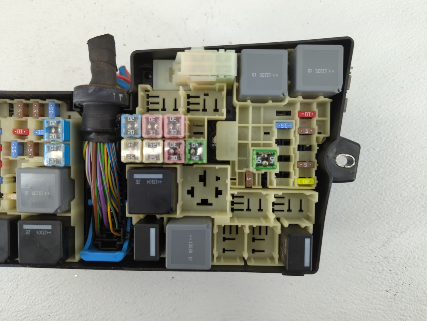 2013-2016 Ford Escape Fusebox Fuse Box Panel Relay Module P/N:AV6T-14A067-AC Fits Fits 2013 2014 2015 2016 OEM Used Auto Par