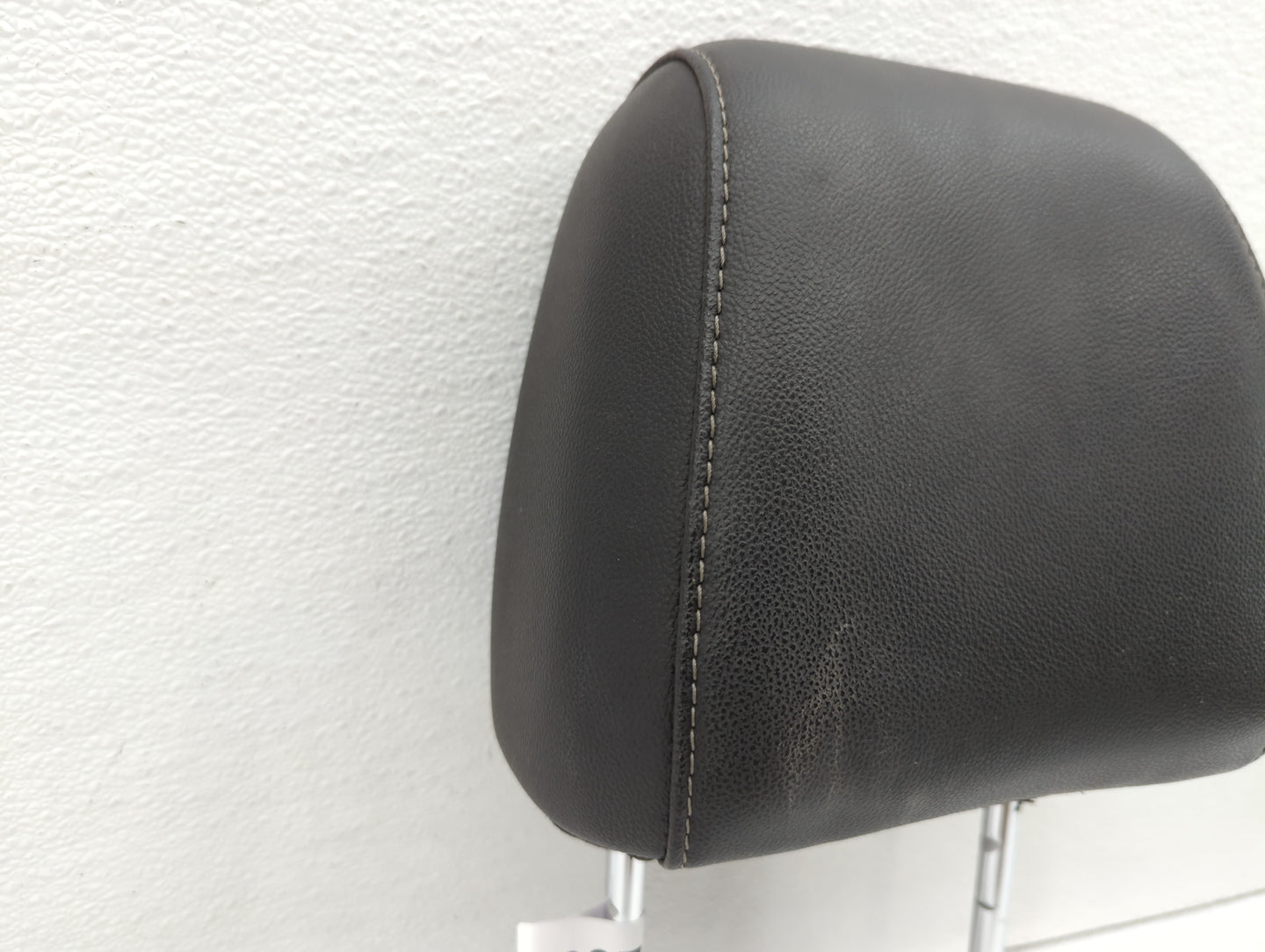 2013-2015 Ford Escape Headrest Head Rest Front Driver Passenger Seat - Oemusedautoparts1.com