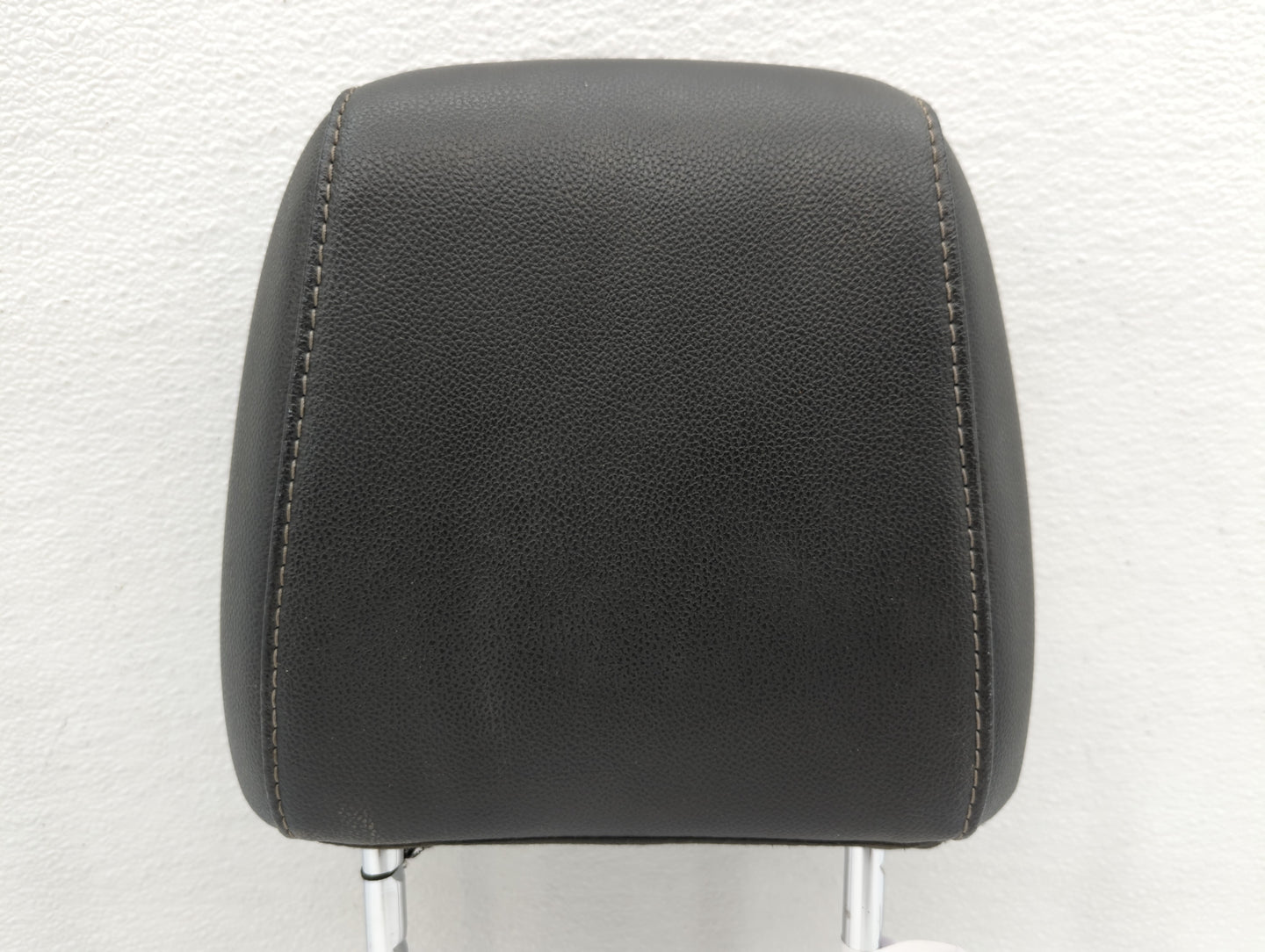 2013-2015 Ford Escape Headrest Head Rest Front Driver Passenger Seat - Oemusedautoparts1.com