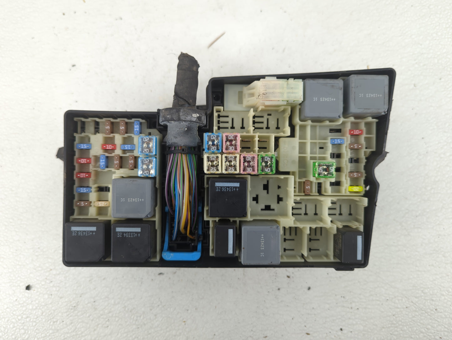 2013-2016 Ford Escape Fusebox Fuse Box Panel Relay Module P/N:AV6T-14A142-AB Fits Fits 2013 2014 2015 2016 OEM Used Auto Par