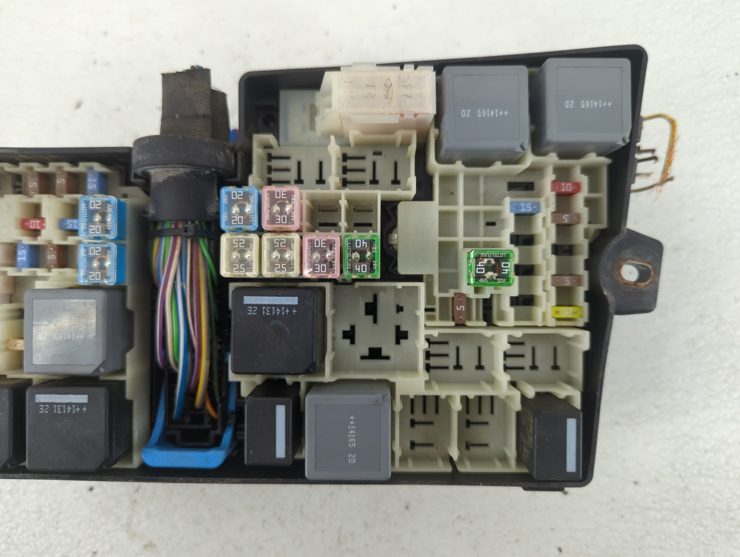 2013-2016 Ford Escape Fusebox Fuse Box Panel Relay Module P/N:AV6T-14A067-AD Fits Fits 2013 2014 2015 2016 OEM Used Auto Par