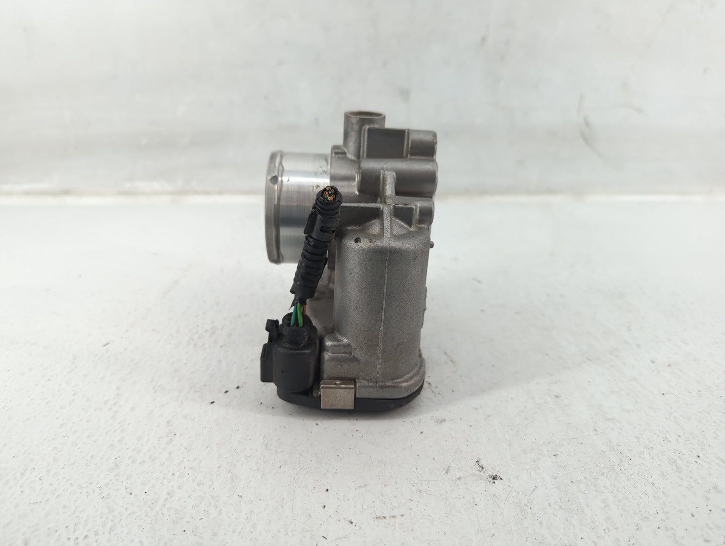 2013-2016 Ford Escape Throttle Body P/N:7S7G-9F991-CA Fits Fits 2013 2014 2015 2016 2017 2018 2019 OEM Used Auto Parts - Oem