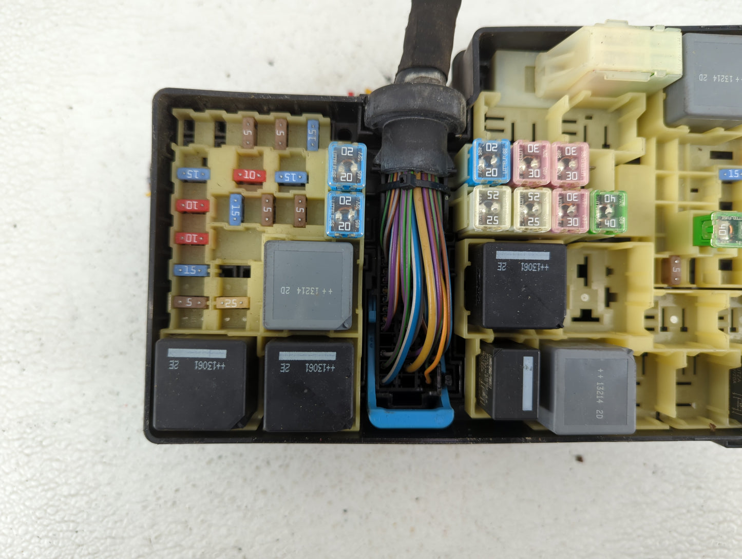 2013-2016 Ford Escape Fusebox Fuse Box Panel Relay Module P/N:AV6T-14A142-AB Fits Fits 2013 2014 2015 2016 OEM Used Auto Par