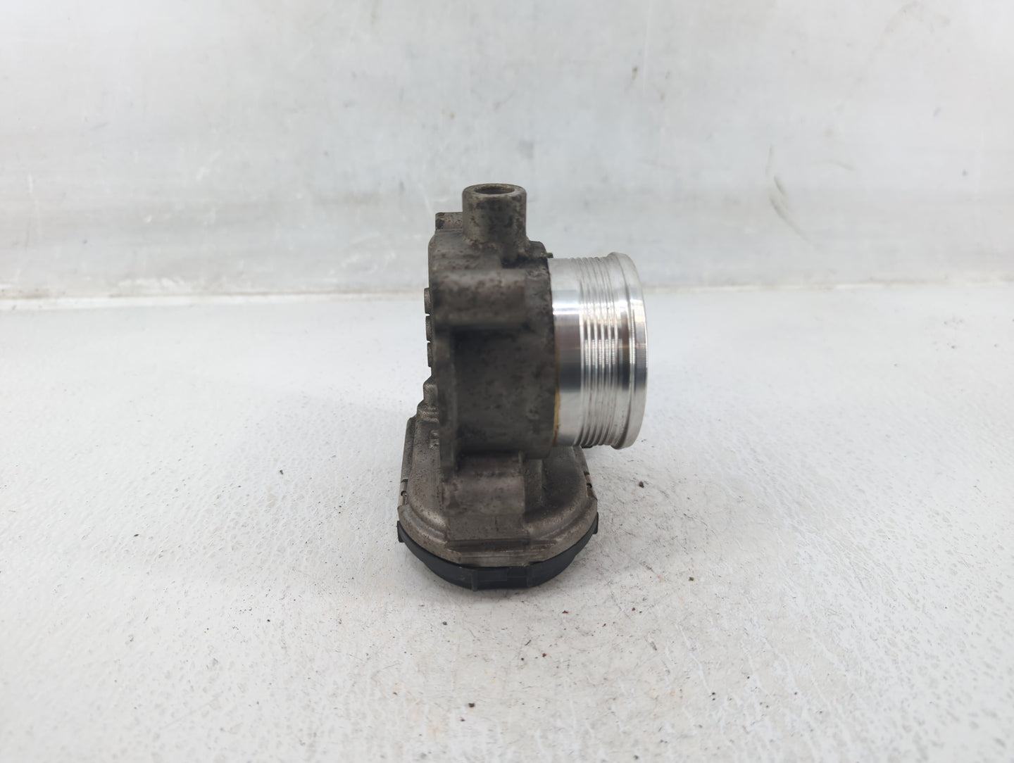 2013-2016 Ford Escape Throttle Body P/N:CM5E 9F991 AD Fits Fits 2012 2013 2014 2015 2016 2017 OEM Used Auto Parts - Oemuseda